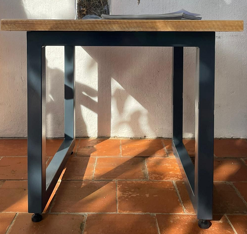 mesa de apoio madeira e aço pintado