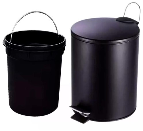 Balde preto com balde auxiliar